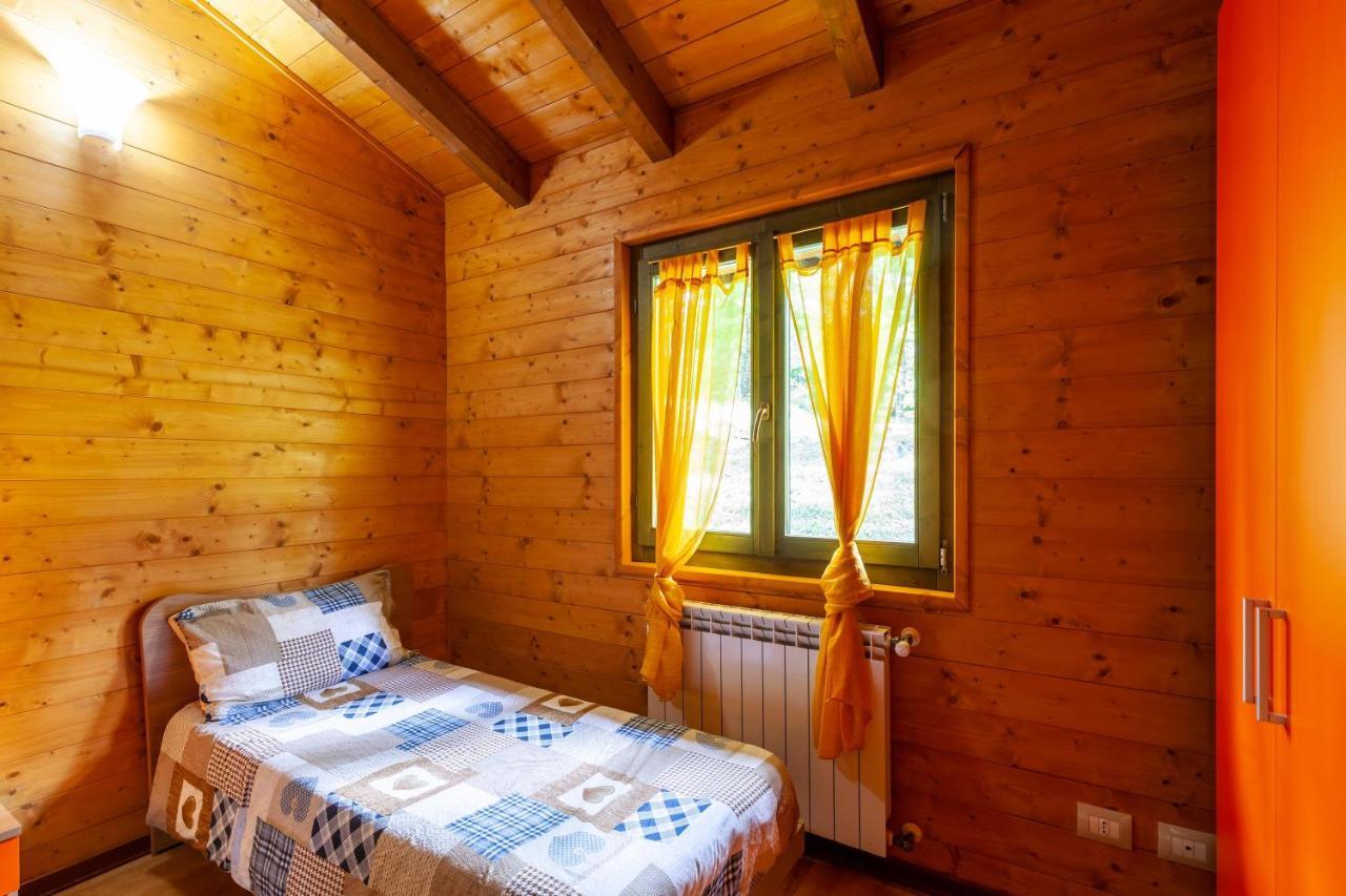 Villaggio Anemone - Chalet Anemone Capanne di Sillano エクステリア 写真