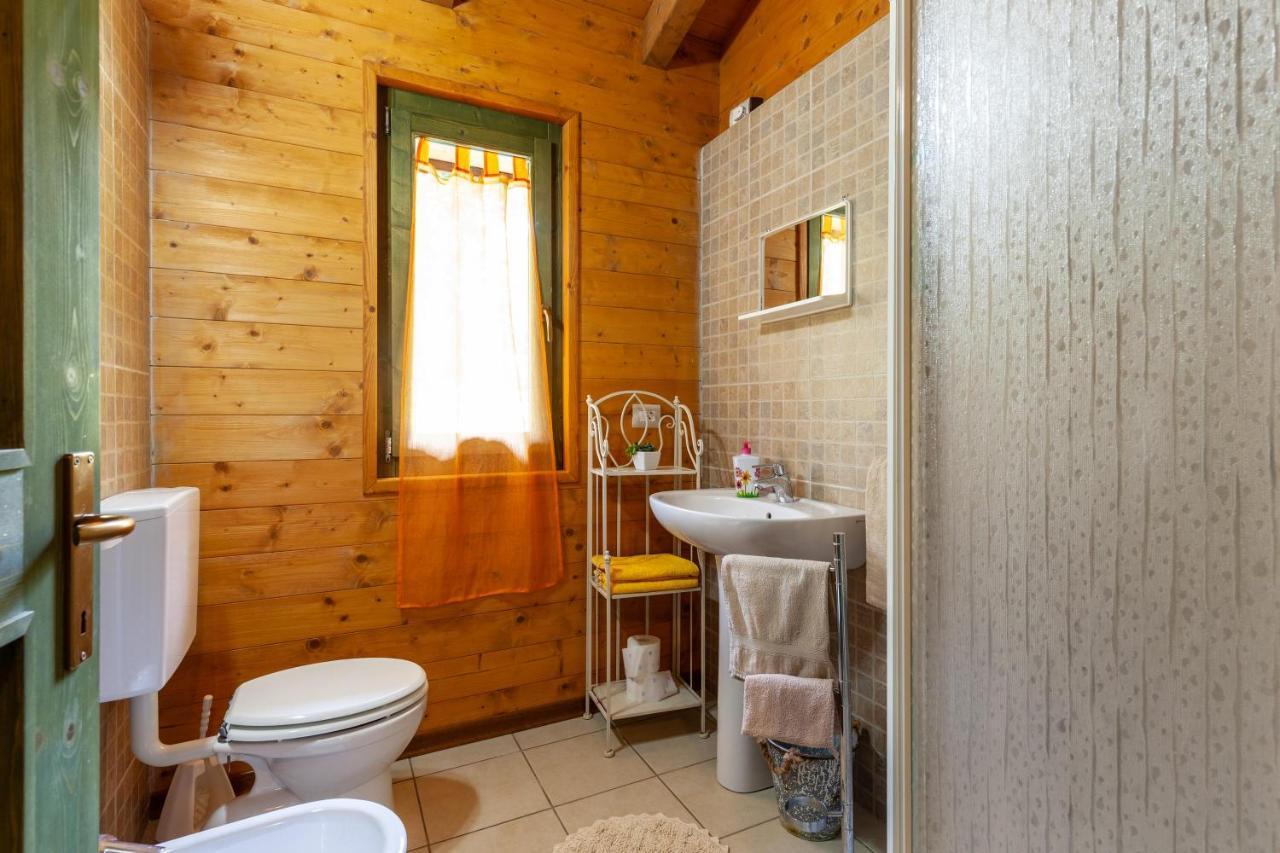 Villaggio Anemone - Chalet Anemone Capanne di Sillano エクステリア 写真