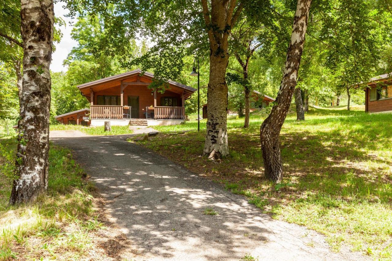 Villaggio Anemone - Chalet Anemone Capanne di Sillano エクステリア 写真